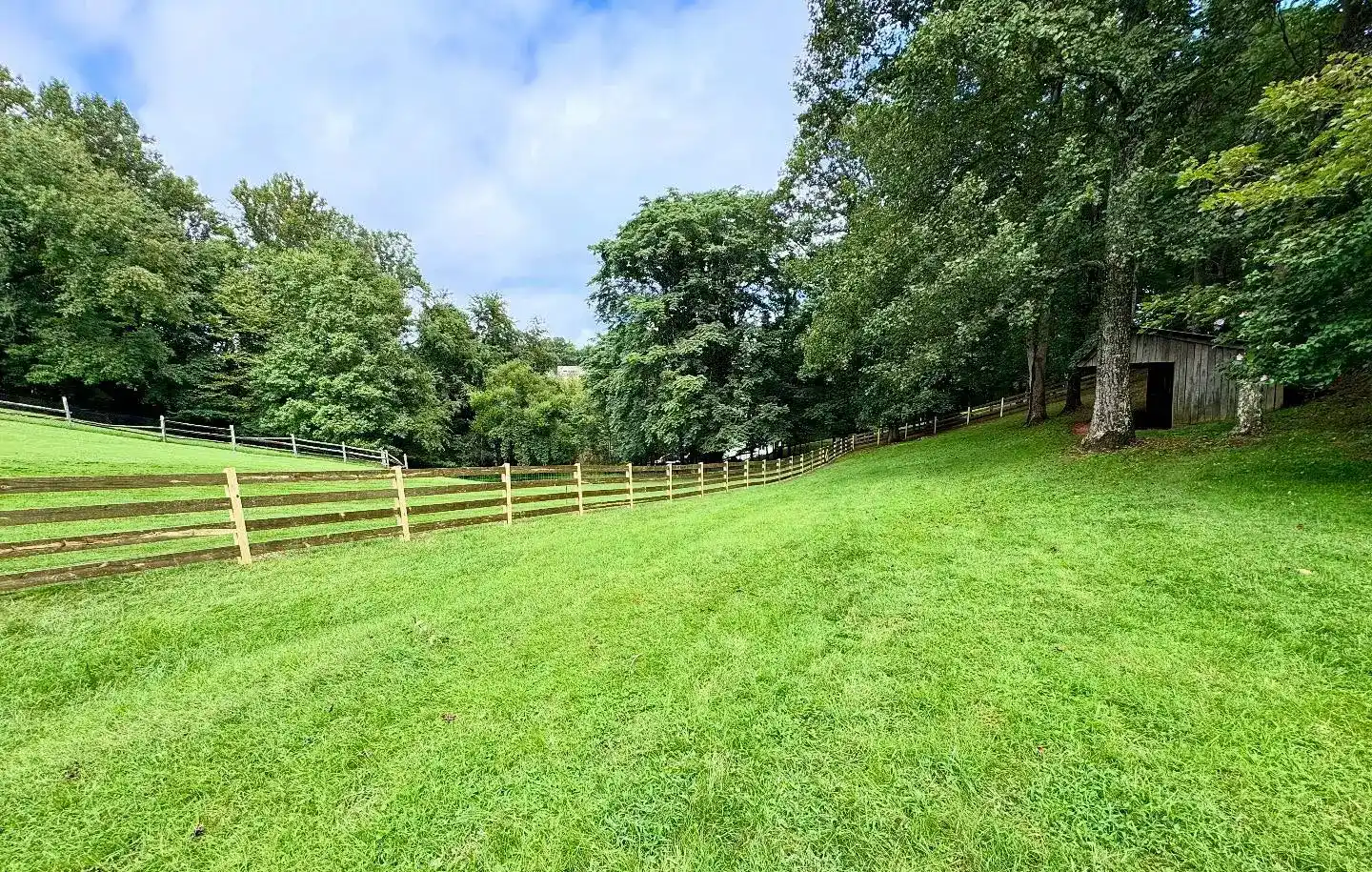 wood fence install in Cave Spring Va