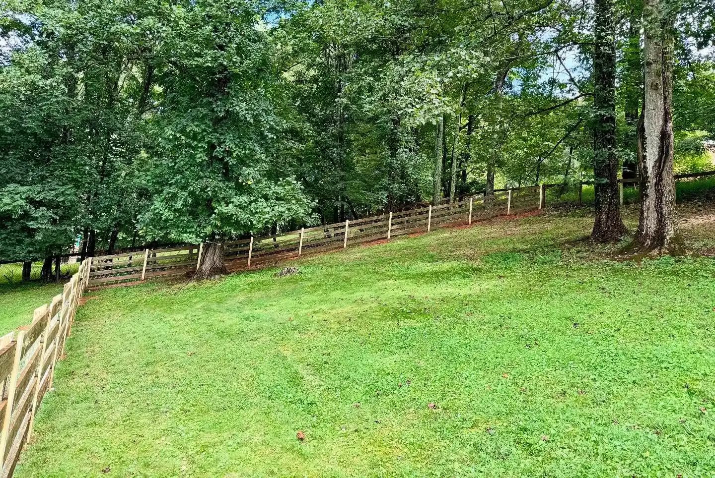 wood fence installation in Cave Spring Va