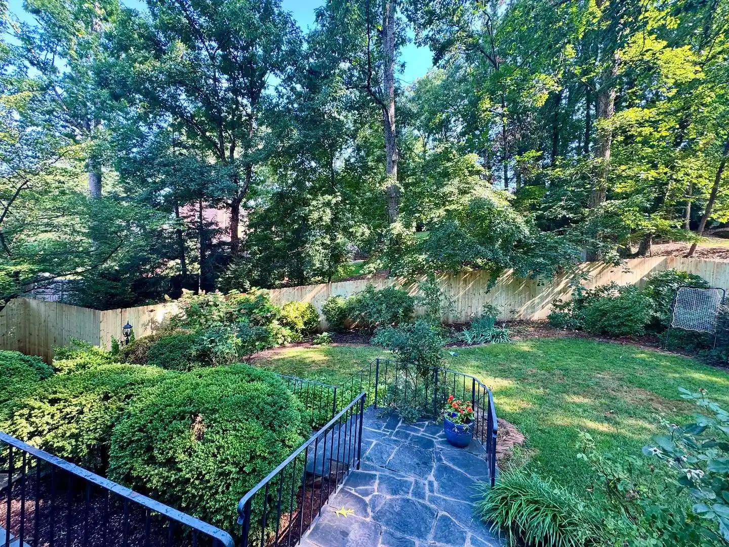 New Back yard wood fence installation