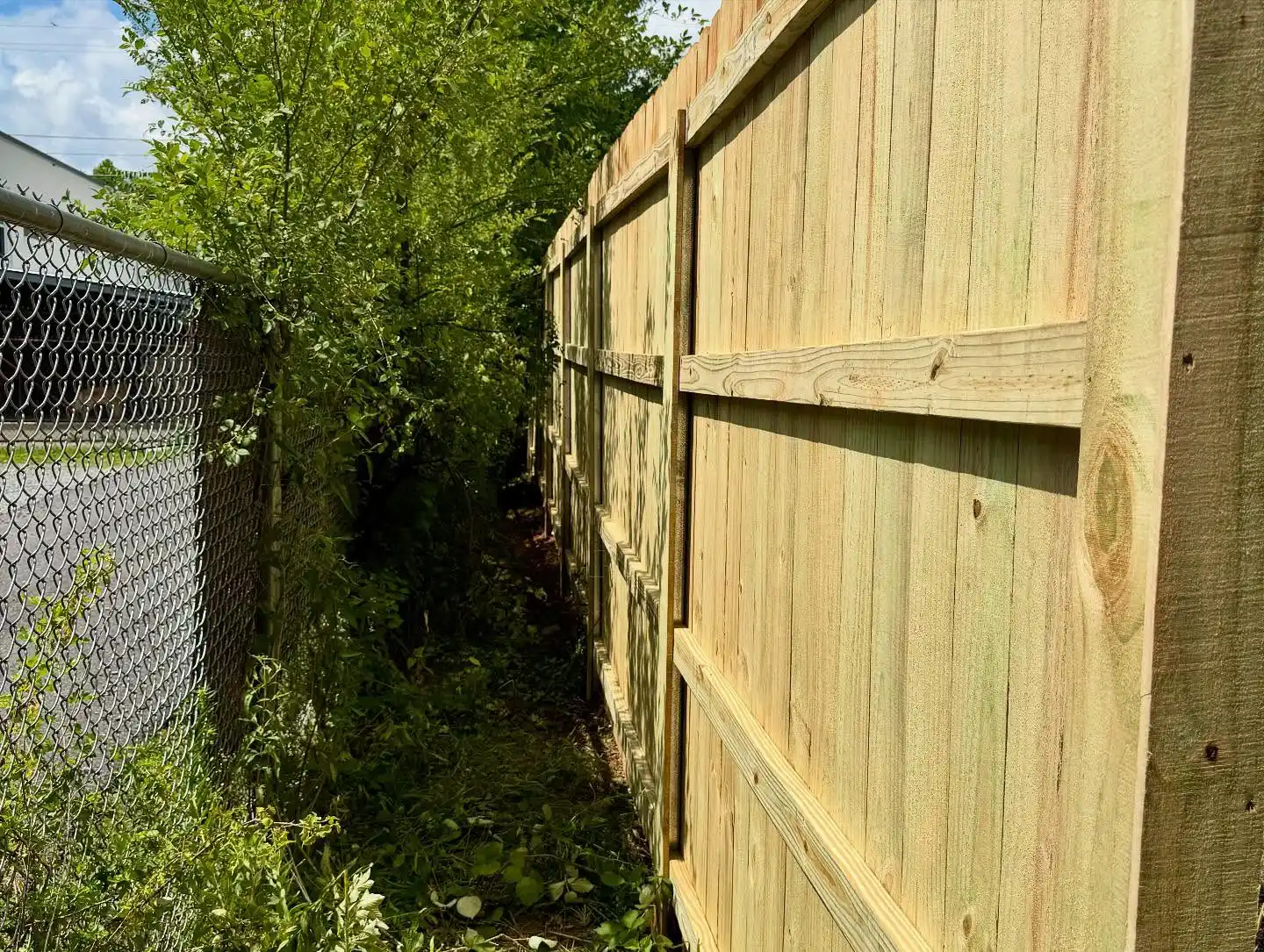 Commercial fence installation in Roanoke Va for privacy